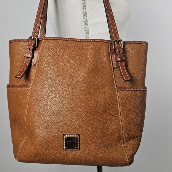 Dooney & Bourke Florentine magnetic closure purse - Picture 4 of 15